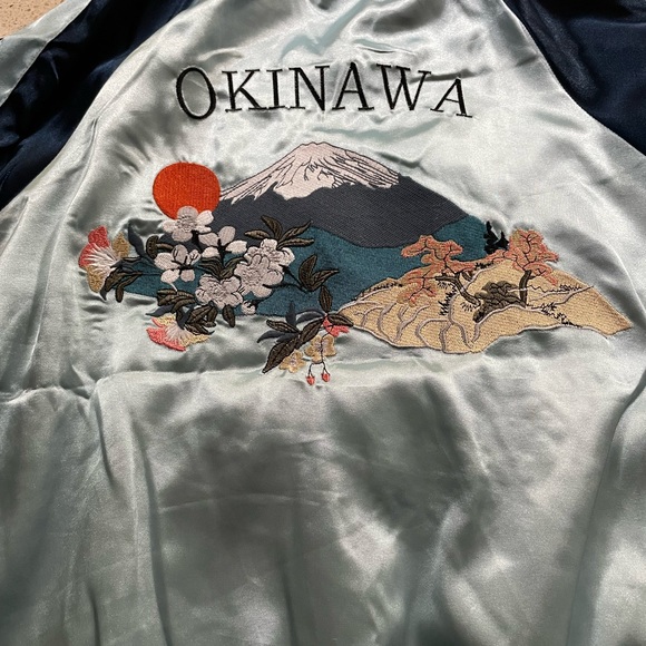 Reversible polyester satin jacket with embroidered details - Picture 3 of 10